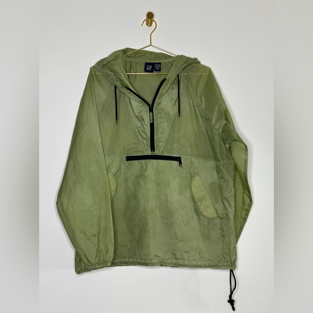 GAP WINDBREAKER